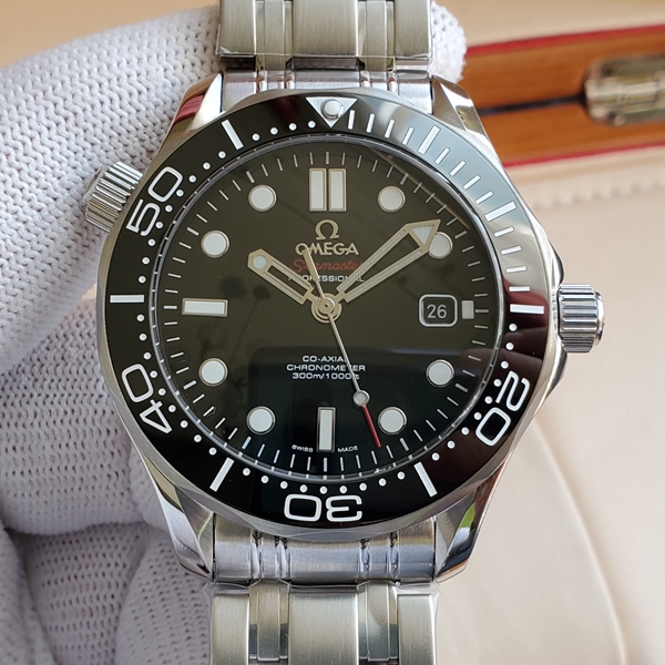 オメガ時計正面デザイン